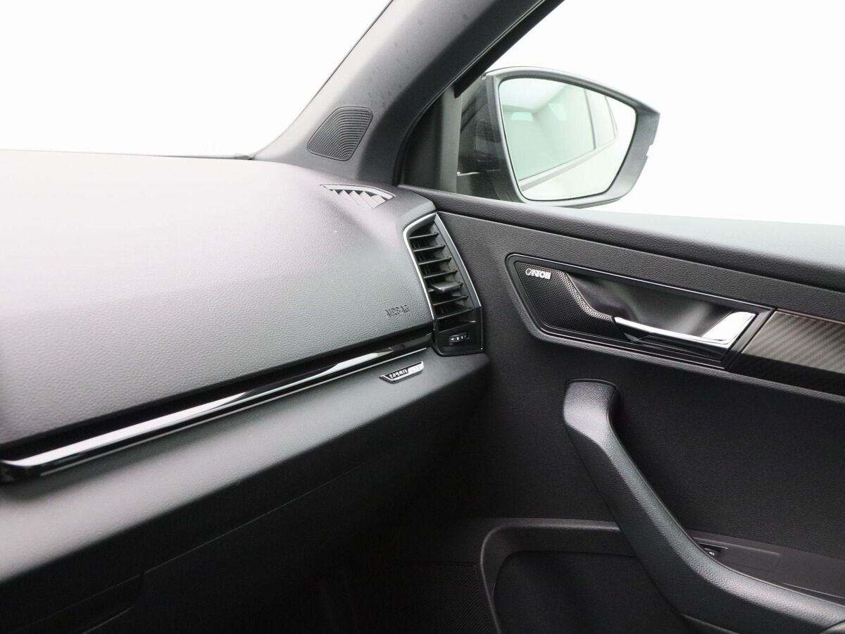 Škoda Karoq 1.5 TSi 150 Pk Automaat Sportline Business | Adaptive Cruise | Climate Control | Panoramadak | Stoelverwarming | Navigatie | Camera | Canton | Carplay | 102.179 Km!!