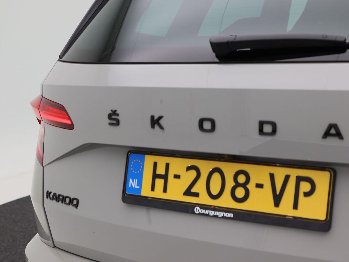 Škoda Karoq 1.5 TSi 150 Pk Automaat Sportline Business | Adaptive Cruise | Climate Control | Panoramadak | Stoelverwarming | Navigatie | Camera | Canton | Carplay | 102.179 Km!!