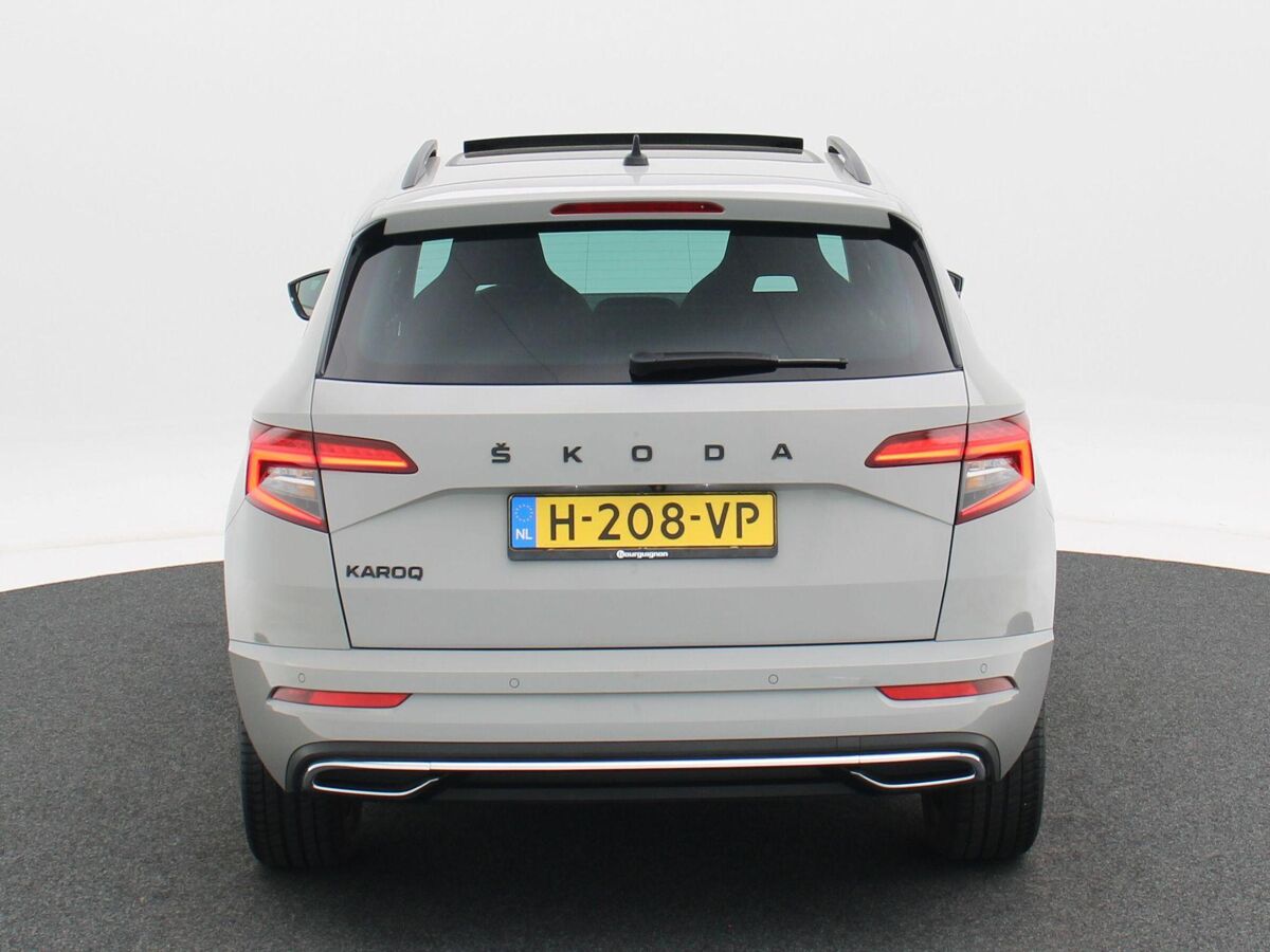 Škoda Karoq 1.5 TSi 150 Pk Automaat Sportline Business | Adaptive Cruise | Climate Control | Panoramadak | Stoelverwarming | Navigatie | Camera | Canton | Carplay | 102.179 Km!!