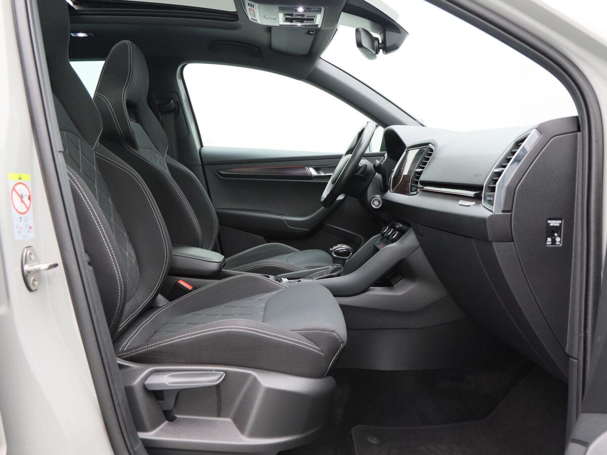 Škoda Karoq 1.5 TSi 150 Pk Automaat Sportline Business | Adaptive Cruise | Climate Control | Panoramadak | Stoelverwarming | Navigatie | Camera | Canton | Carplay | 102.179 Km!!