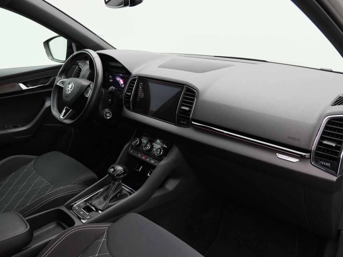 Škoda Karoq 1.5 TSi 150 Pk Automaat Sportline Business | Adaptive Cruise | Climate Control | Panoramadak | Stoelverwarming | Navigatie | Camera | Canton | Carplay | 102.179 Km!!