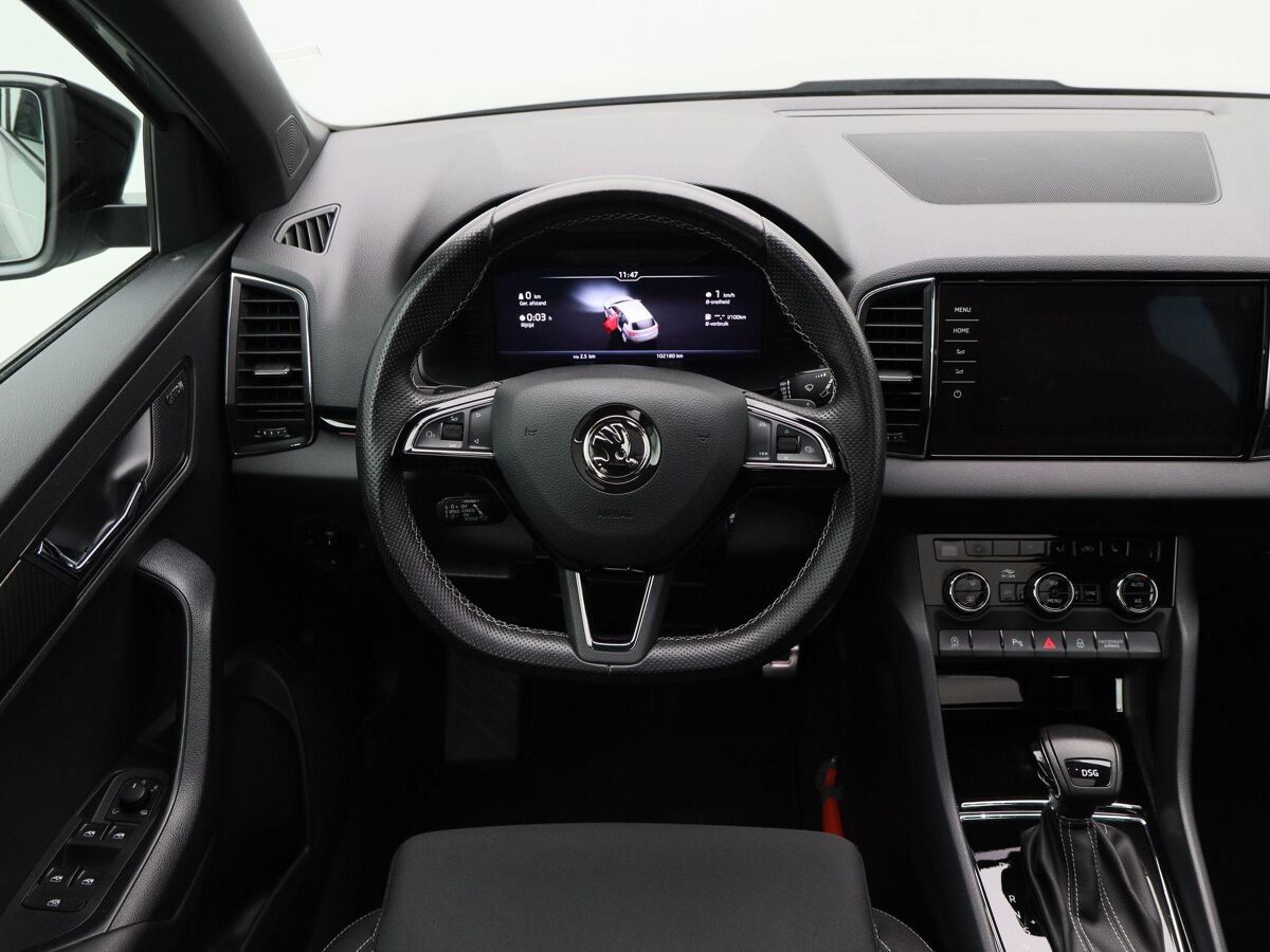 Škoda Karoq 1.5 TSi 150 Pk Automaat Sportline Business | Adaptive Cruise | Climate Control | Panoramadak | Stoelverwarming | Navigatie | Camera | Canton | Carplay | 102.179 Km!!