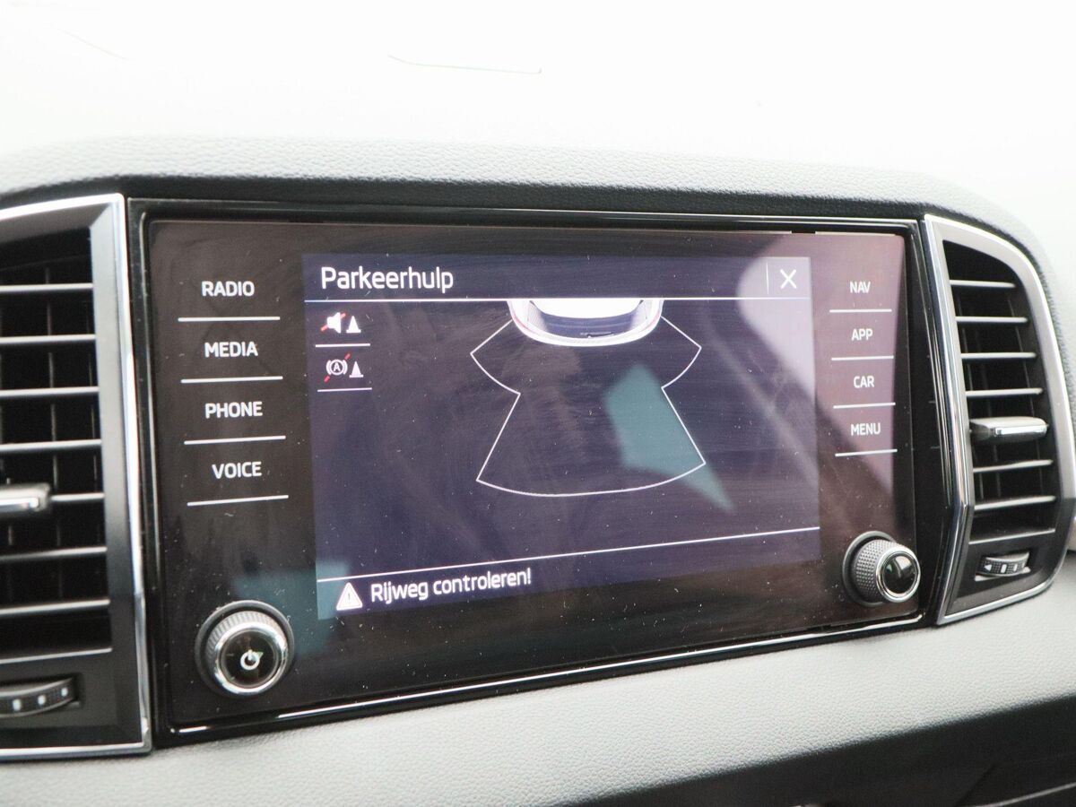 Škoda Karoq 1.0 TSi 110 Pk Business Edition | Navigatie | Trekhaak | 16 Inch | Climate Controle | Elektrische Achterklep | 38.070 Km!!