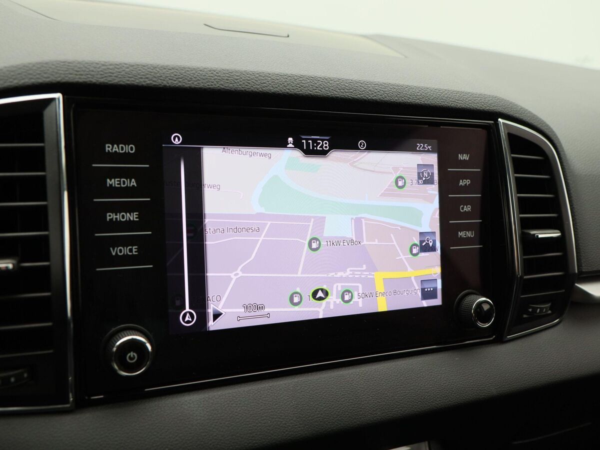 Škoda Karoq 1.0 TSi 110 Pk Business Edition | Navigatie | Trekhaak | 16 Inch | Climate Controle | Elektrische Achterklep | 38.070 Km!!