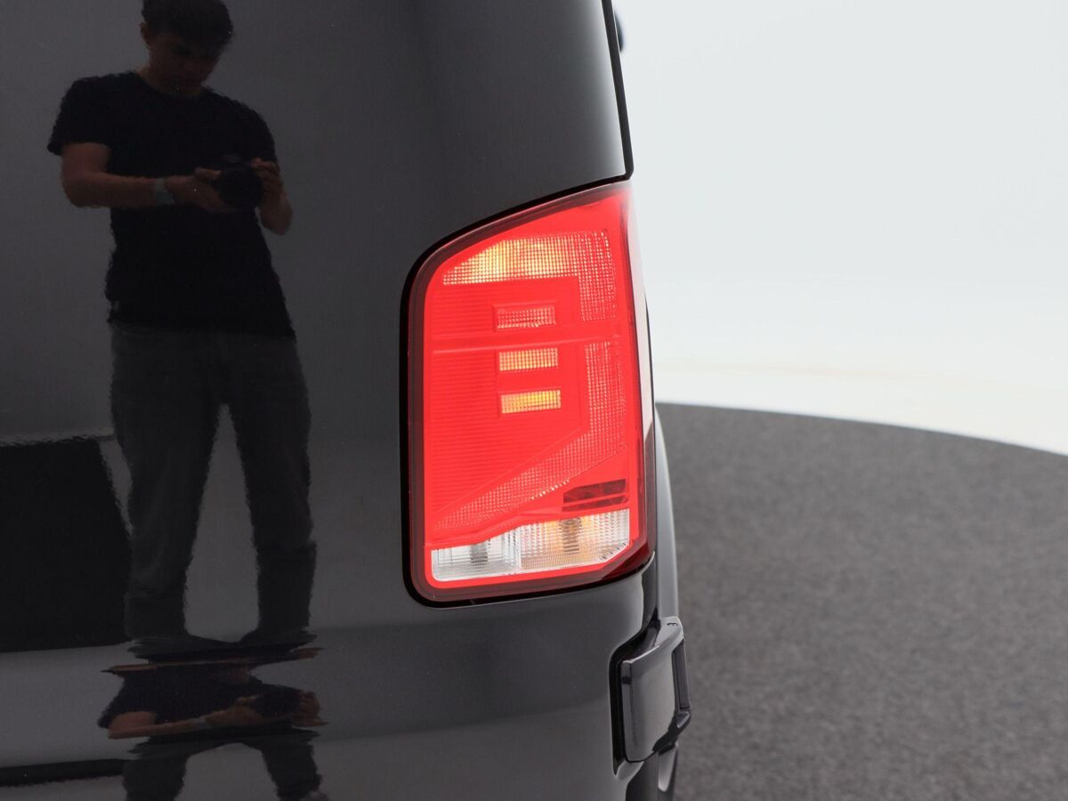 VW-Bedrijfswagens Transporter 2.0 TDi 150 Pk Automaat Bulli L2H1 28 | Full LED | Navigatie | Trekhaak | 17 Inch | Virtual Dashboard | Airco | 129.239 Km!!