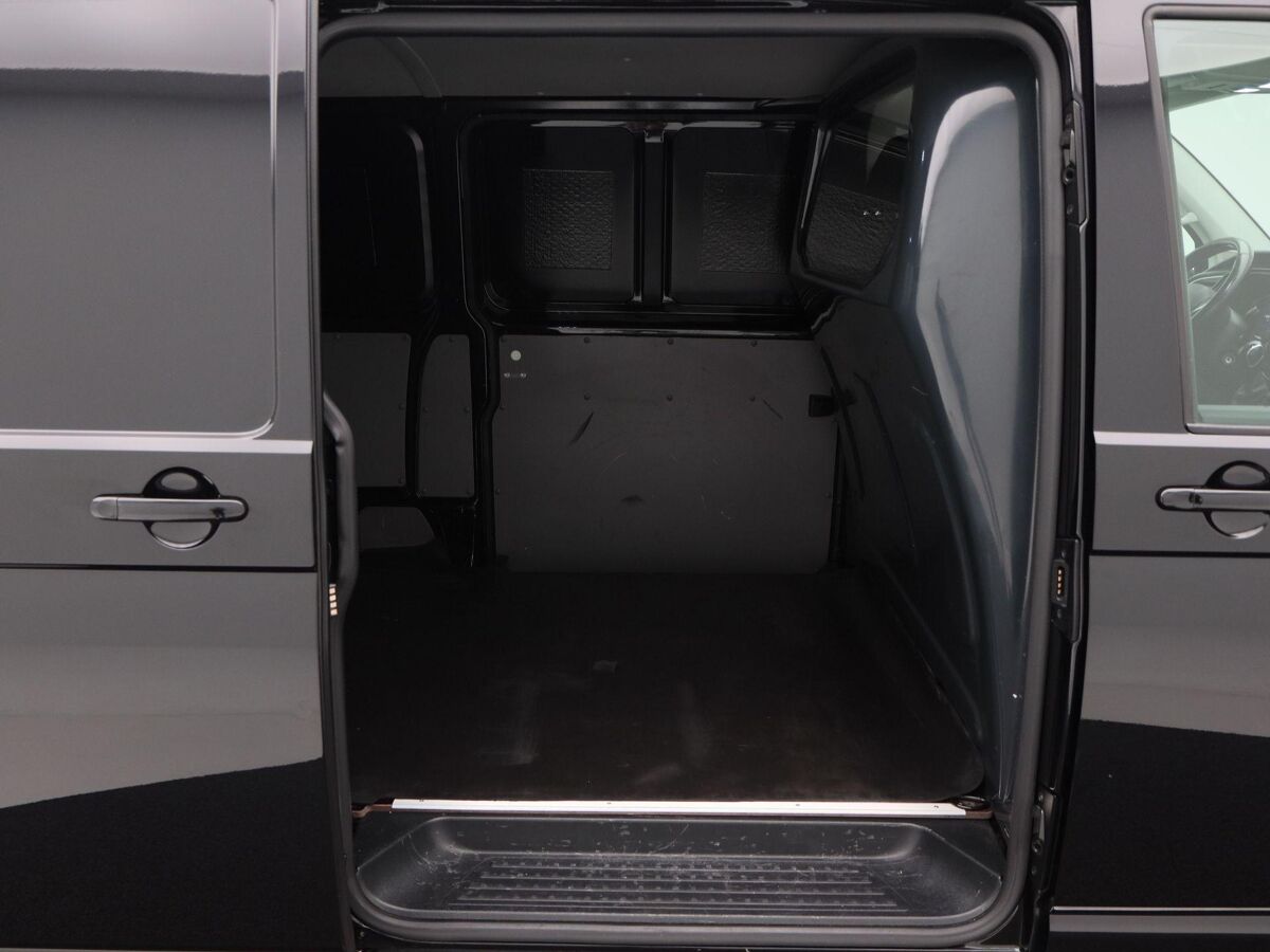 VW-Bedrijfswagens Transporter 2.0 TDi 150 Pk Automaat Bulli L2H1 28 | Full LED | Navigatie | Trekhaak | 17 Inch | Virtual Dashboard | Airco | 129.239 Km!!