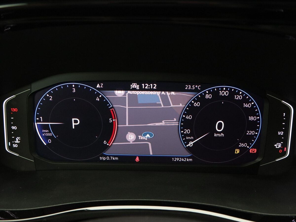 VW-Bedrijfswagens Transporter 2.0 TDi 150 Pk Automaat Bulli L2H1 28 | Full LED | Navigatie | Trekhaak | 17 Inch | Virtual Dashboard | Airco | 129.239 Km!!