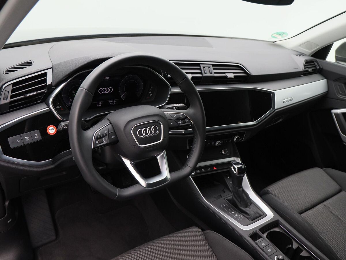 Audi Q3 45 TFSi e 245 Pk Automaat S-Line | Full LED | 19 Inch | Trekhaak | Adaptive Cruise | Parkeersensoren | Sportstoelen | 7.287 Km!!
