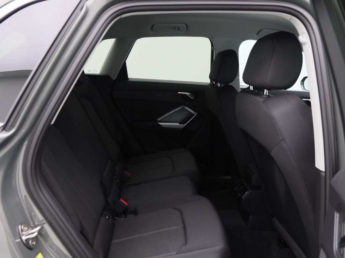Audi Q3 45 TFSi e 245 Pk Automaat S-Line | Full LED | 19 Inch | Trekhaak | Adaptive Cruise | Parkeersensoren | Sportstoelen | 7.287 Km!!