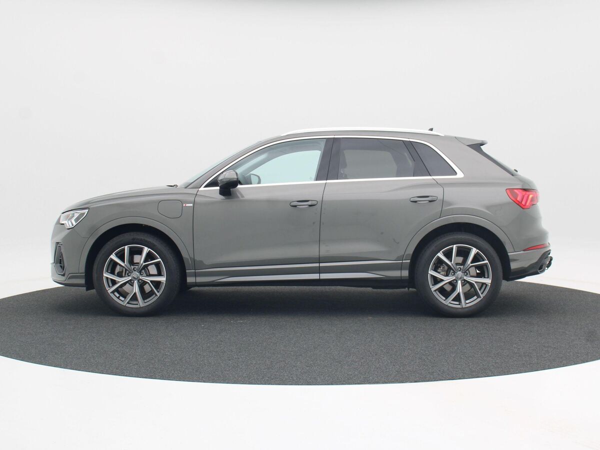 Audi Q3 45 TFSi e 245 Pk Automaat S-Line | Full LED | 19 Inch | Trekhaak | Adaptive Cruise | Parkeersensoren | Sportstoelen | 7.287 Km!!