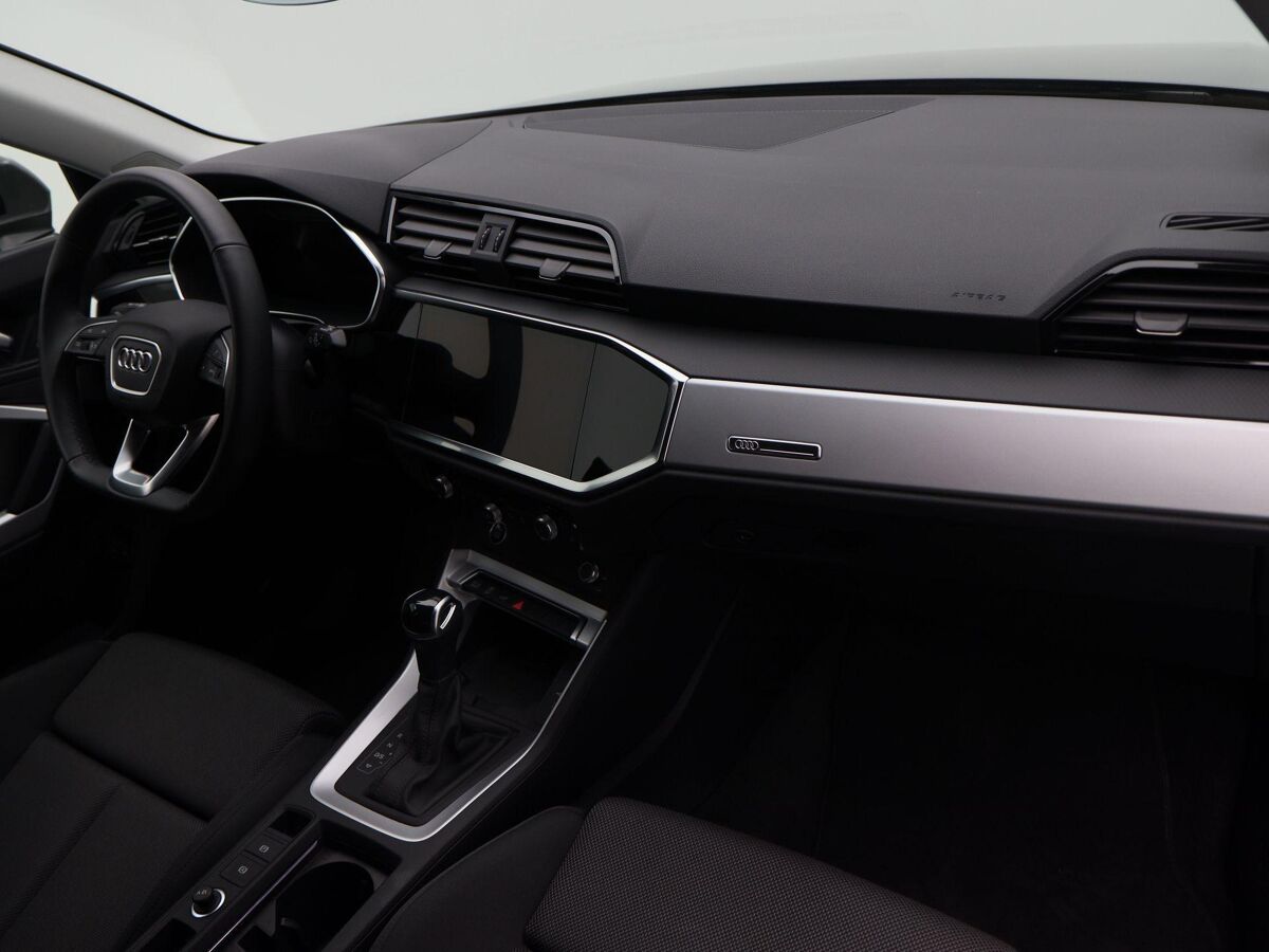 Audi Q3 45 TFSi e 245 Pk Automaat S-Line | Full LED | 19 Inch | Trekhaak | Adaptive Cruise | Parkeersensoren | Sportstoelen | 7.287 Km!!