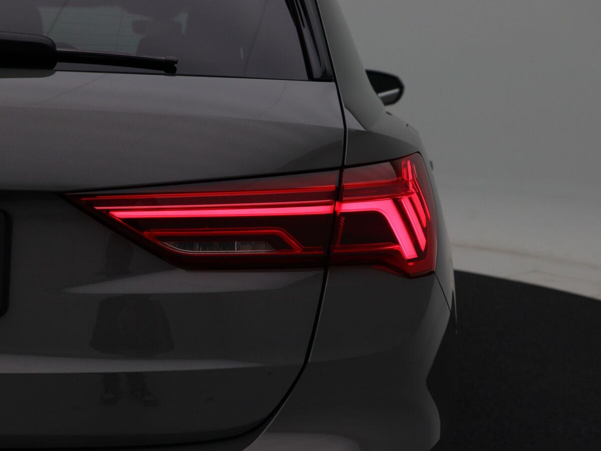 Audi Q3 45 TFSi e 245 Pk Automaat S-Line | Full LED | 19 Inch | Trekhaak | Adaptive Cruise | Parkeersensoren | Sportstoelen | 7.287 Km!!