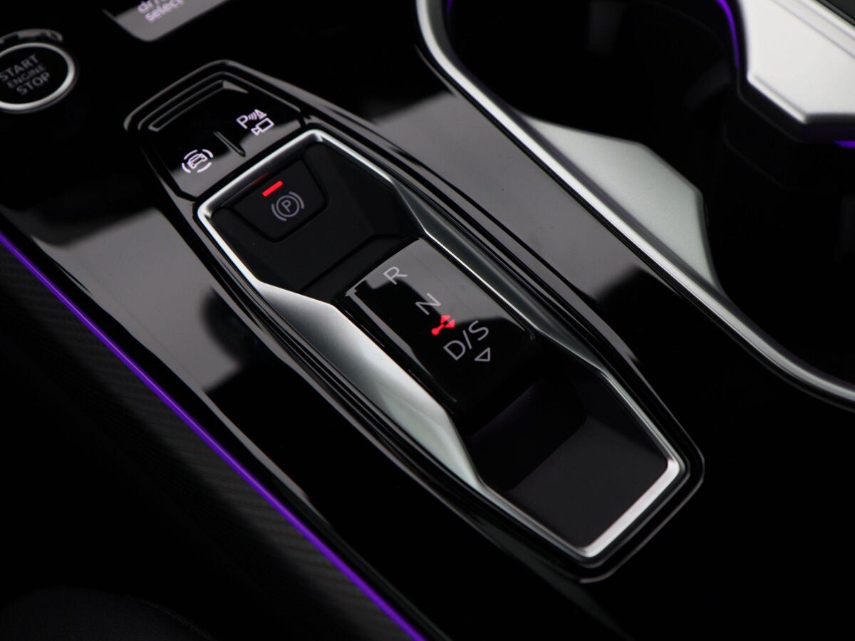 Audi A6 Avant Advanced edition 40 TFSI 150 kW / 204 PK Avant 7 v 20 inch | Matrix Led | Elektrische stoelen | bijrijdersscherm