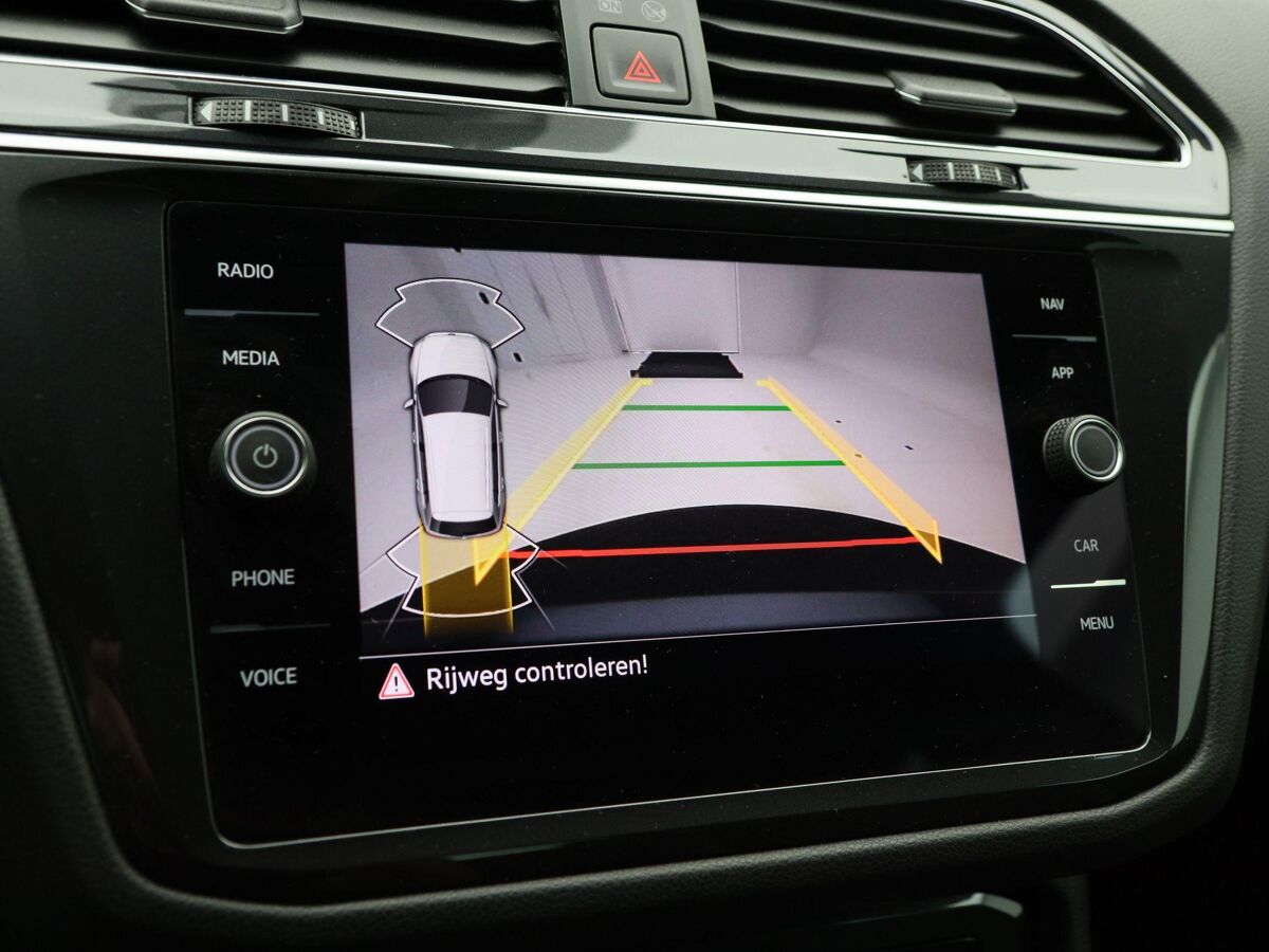 Volkswagen Tiguan 1.4 TSi 245 Pk Automaat eHybrid R-Line Business+ | Full LED | Navigatie | Adaptive Cruise | 19 Inch | Camera | CarPlay | 79.824 Km!!