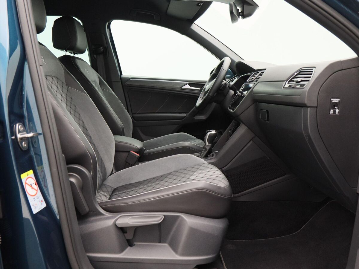 Volkswagen Tiguan 1.4 TSi 245 Pk Automaat eHybrid R-Line Business+ | Full LED | Navigatie | Adaptive Cruise | 19 Inch | Camera | CarPlay | 79.824 Km!!
