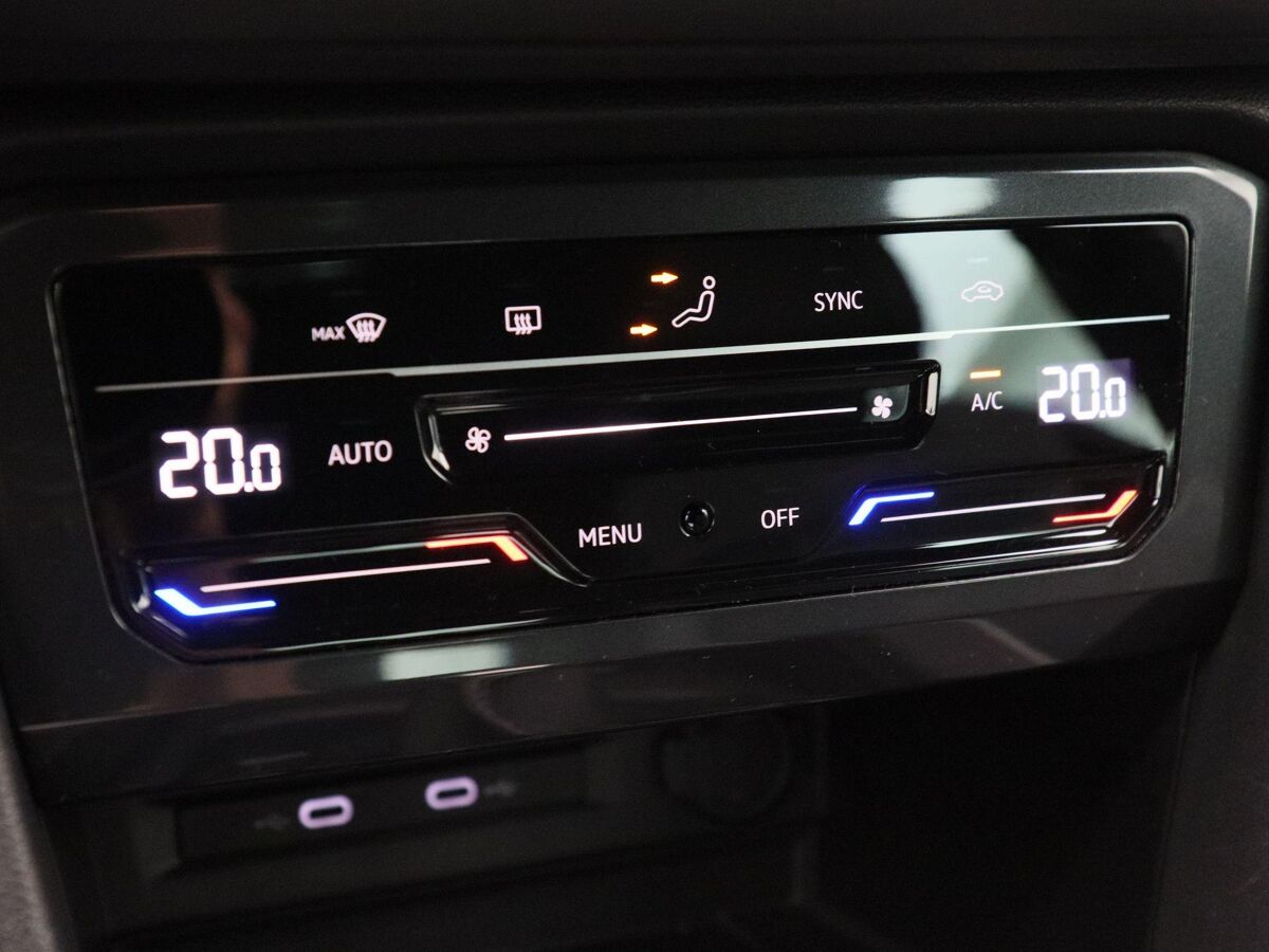 Volkswagen Tiguan 1.4 TSi 245 Pk Automaat eHybrid R-Line Business+ | Full LED | Navigatie | Adaptive Cruise | 19 Inch | Camera | CarPlay | 79.824 Km!!