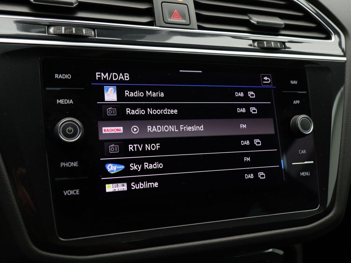 Volkswagen Tiguan 1.4 TSi 245 Pk Automaat eHybrid R-Line Business+ | Full LED | Navigatie | Adaptive Cruise | 19 Inch | Camera | CarPlay | 79.824 Km!!