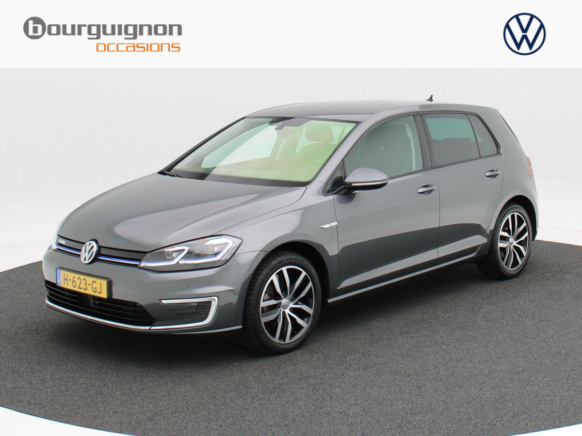 Volkswagen e-Golf E-DITION 136 Pk Automaat | Full LED | Navigatie | Warmtepomp | Virtual Dashboard | 17 Inch | Camera | Privacy Glass | 83.363 Km!!