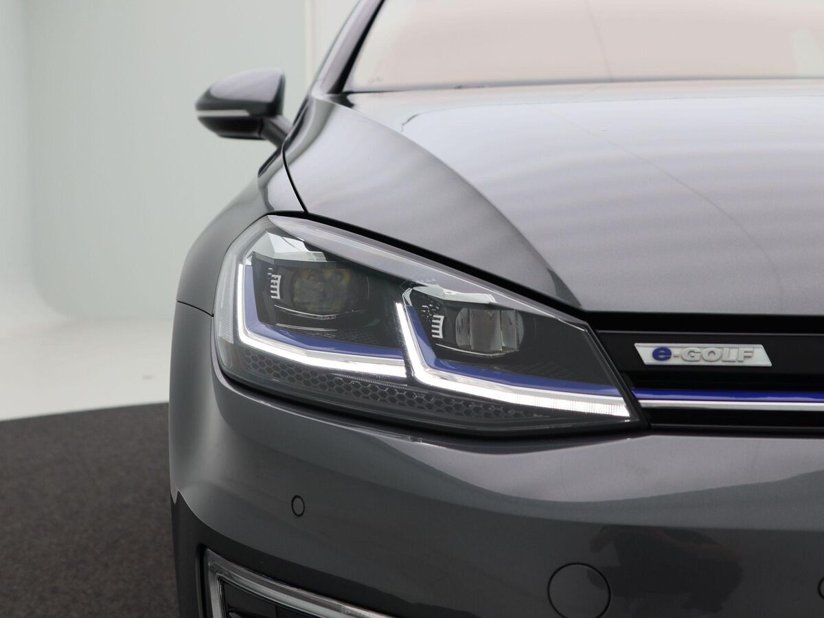Volkswagen e-Golf E-DITION 136 Pk Automaat | Full LED | Navigatie | Warmtepomp | Virtual Dashboard | 17 Inch | Camera | Privacy Glass | 83.363 Km!!