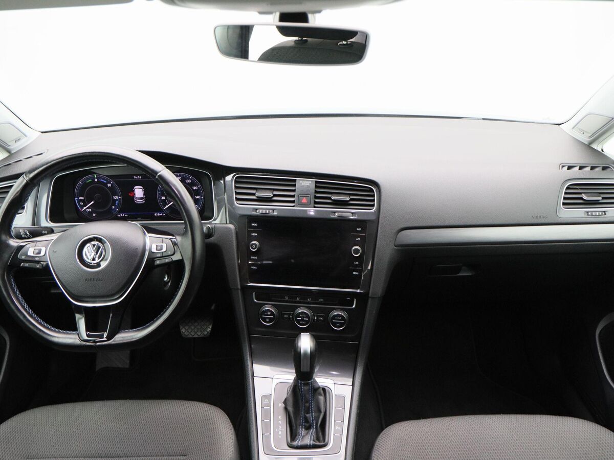 Volkswagen e-Golf E-DITION 136 Pk Automaat | Full LED | Navigatie | Warmtepomp | Virtual Dashboard | 17 Inch | Camera | Privacy Glass | 83.363 Km!!