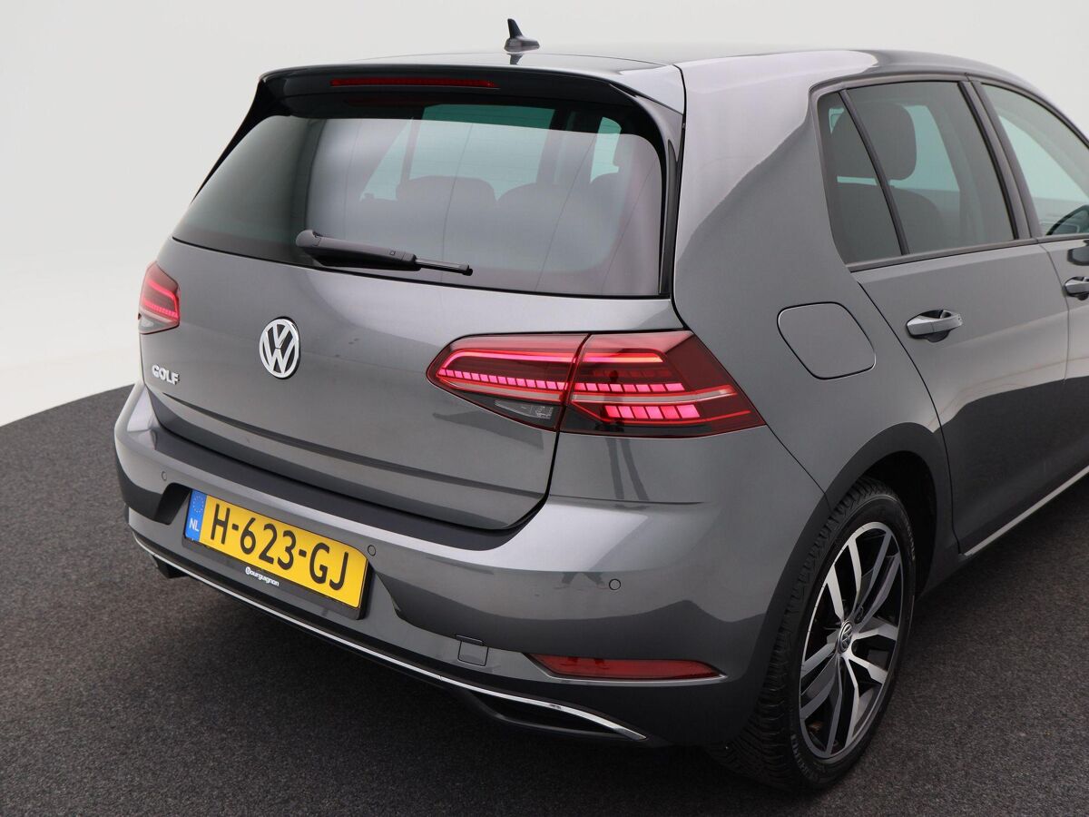 Volkswagen e-Golf E-DITION 136 Pk Automaat | Full LED | Navigatie | Warmtepomp | Virtual Dashboard | 17 Inch | Camera | Privacy Glass | 83.363 Km!!