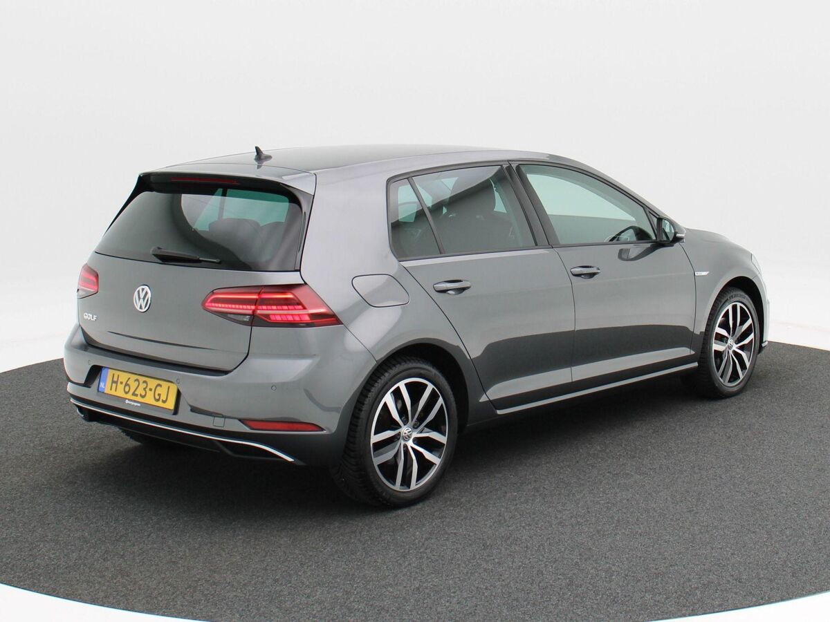 Volkswagen e-Golf E-DITION 136 Pk Automaat | Full LED | Navigatie | Warmtepomp | Virtual Dashboard | 17 Inch | Camera | Privacy Glass | 83.363 Km!!