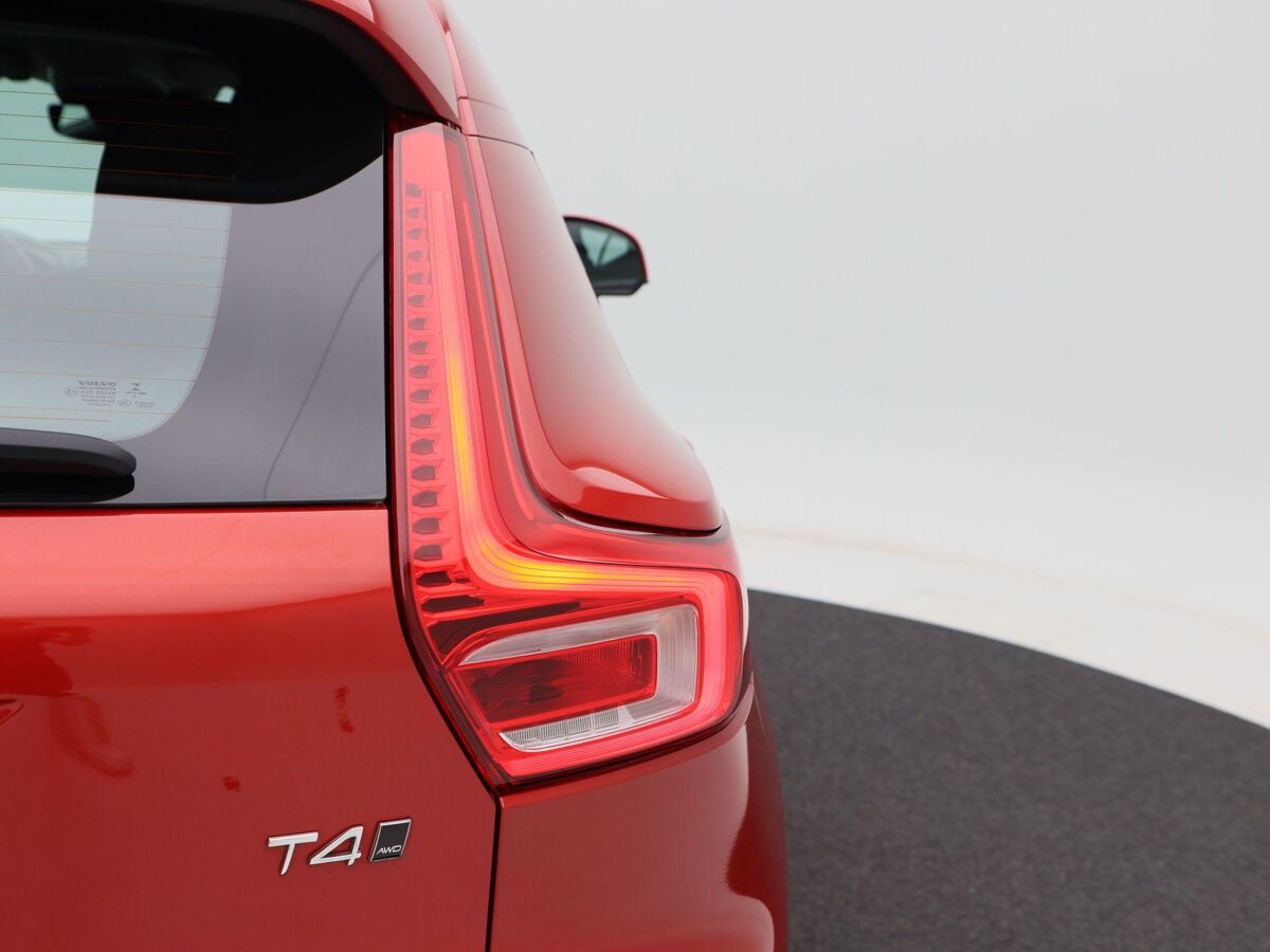 Volvo XC40 2.0 T4 AWD 190 Pk Automaat | Navigatie | Harman/Kardon Audio | Camera | Adaptive Cruise | 86.664 Km!!