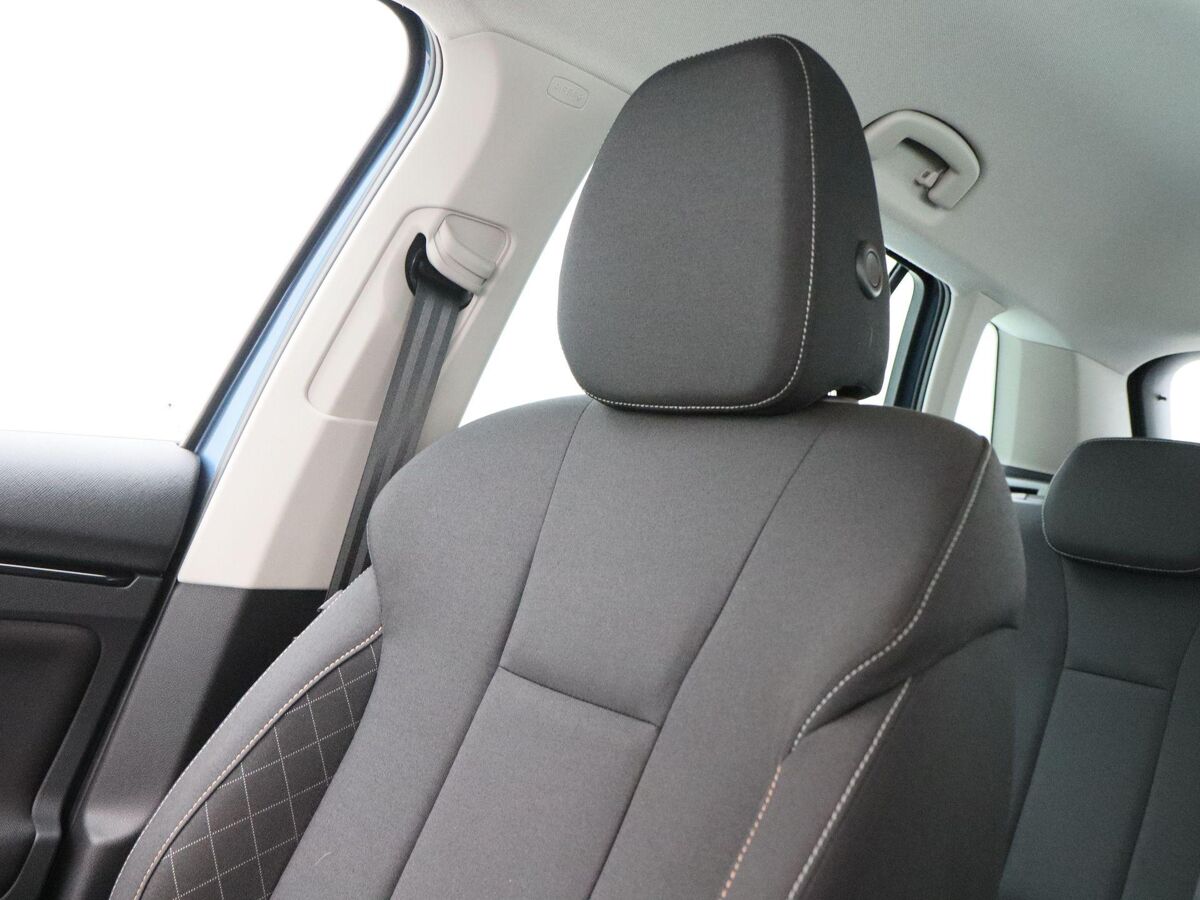 Škoda Kamiq 1.0 TSi 110 Pk Ambition | Climate Controle | 16 Inch | Privacy Glass | Parkeersensoren | CarPlay | 53.866 Km!!