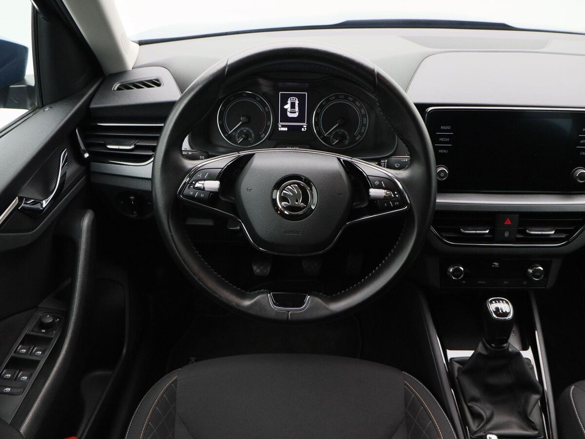 Škoda Kamiq 1.0 TSi 110 Pk Ambition | Climate Controle | 16 Inch | Privacy Glass | Parkeersensoren | CarPlay | 53.866 Km!!