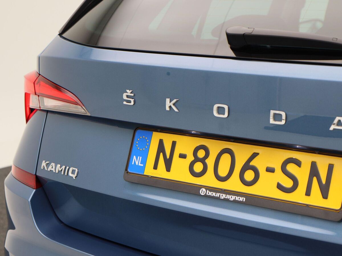 Škoda Kamiq 1.0 TSi 110 Pk Ambition | Climate Controle | 16 Inch | Privacy Glass | Parkeersensoren | CarPlay | 53.866 Km!!