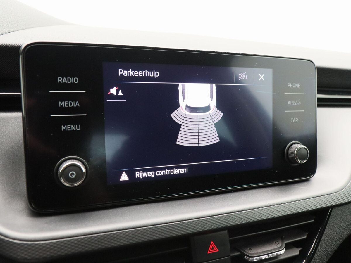 Škoda Kamiq 1.0 TSi 110 Pk Ambition | Climate Controle | 16 Inch | Privacy Glass | Parkeersensoren | CarPlay | 53.866 Km!!