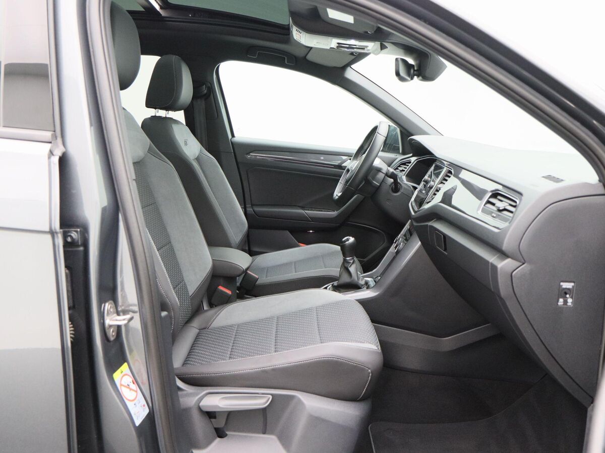 Volkswagen T-Roc 1.5 TSi 150 Pk R-Line | Full LED | Panoramadak | Trekhaak | 19 Inch | Camera | Adaptive Cruise Controle | 12.139 Km!!