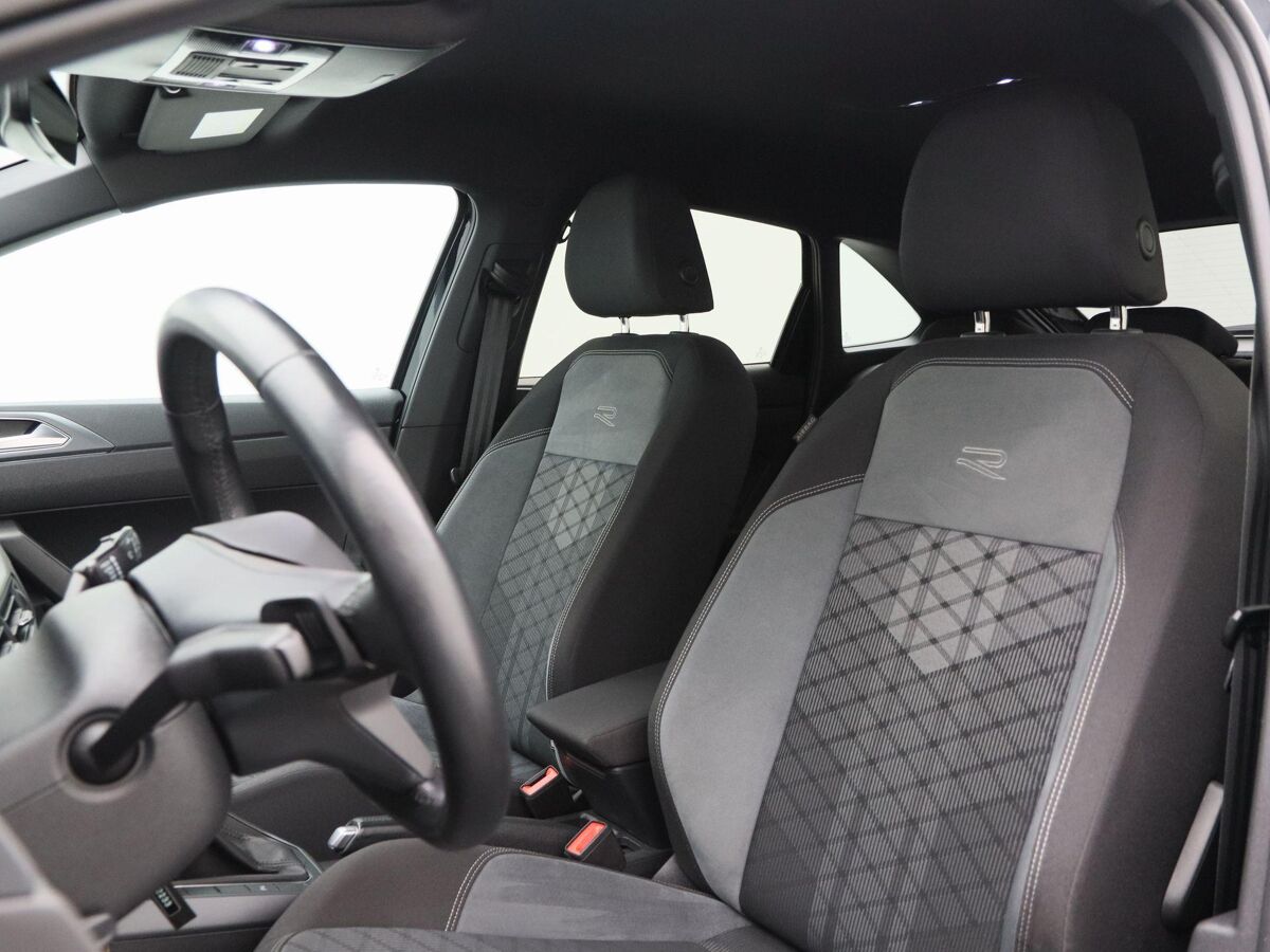 Volkswagen Taigo 1.0 TSi 110 Pk Automaat R-Line Business | Full LED | Trekhaak | Navigatie | Camera | 18 Inch | Privacy Glass | Stoelverwarming | 71.581 Km!!