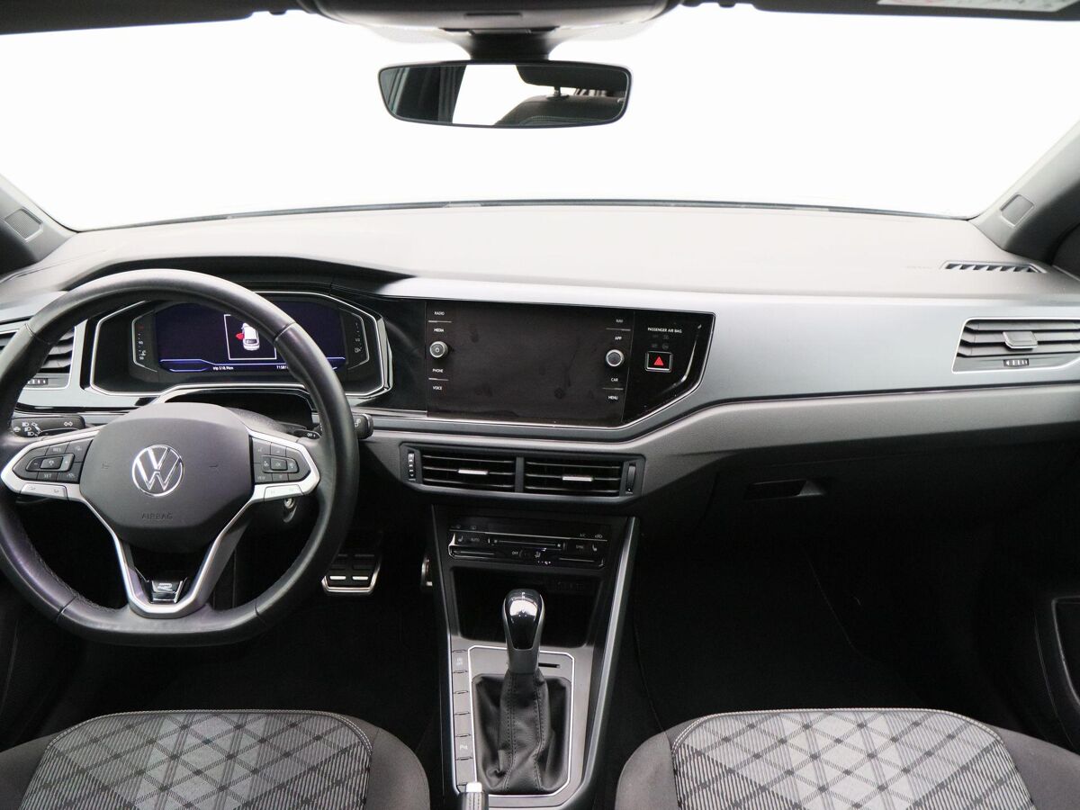 Volkswagen Taigo 1.0 TSi 110 Pk Automaat R-Line Business | Full LED | Trekhaak | Navigatie | Camera | 18 Inch | Privacy Glass | Stoelverwarming | 71.581 Km!!