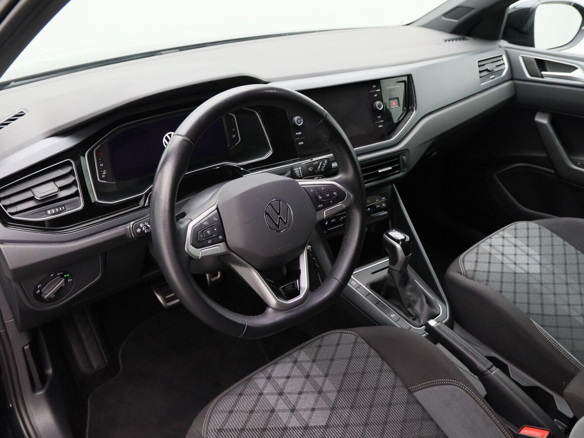 Volkswagen Taigo 1.0 TSi 110 Pk Automaat R-Line Business | Full LED | Trekhaak | Navigatie | Camera | 18 Inch | Privacy Glass | Stoelverwarming | 71.581 Km!!