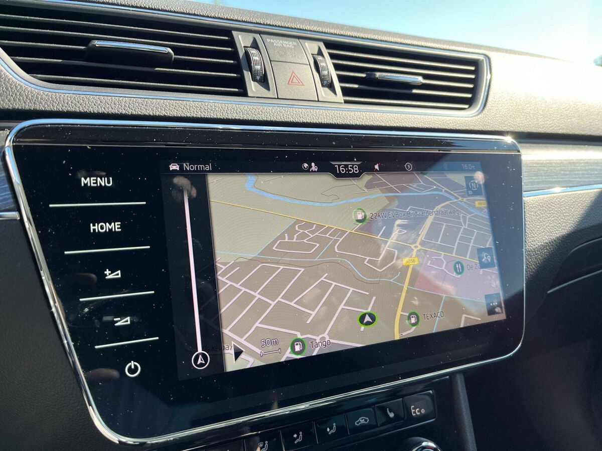 Škoda Superb Combi 1.4 TSI iV Business Edition Plus | PHEV | 218Pk | Trekhaak | Leder | ACC | 360 camera |