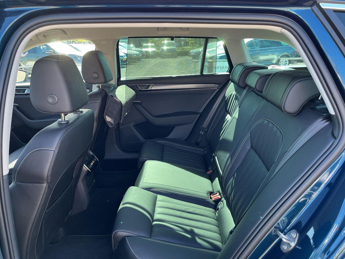 Škoda Superb Combi 1.4 TSI iV Business Edition Plus | PHEV | 218Pk | Trekhaak | Leder | ACC | 360 camera |