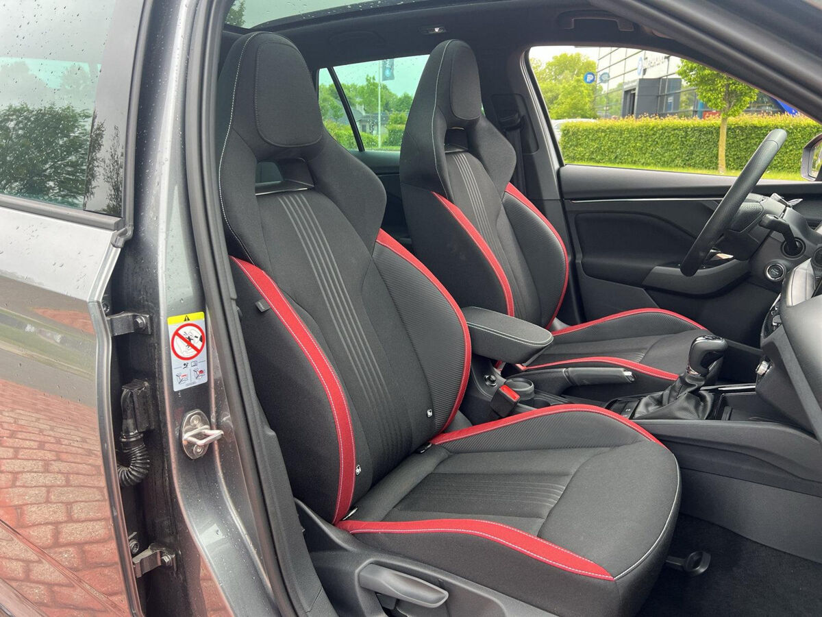 Škoda Kamiq 1.0 TSI 81kW DSG7 Monte Carlo | 110 Pk | Pano Dak | Pdc | Elec. A-Klep | Virtual Cockpit |