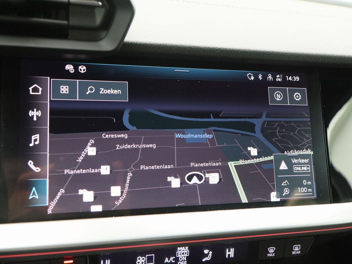 Audi A3 Sportback 45 TFSi e 245 Pk S-Line Competition | Full LED | 18 Inch | Zwart Optiek | Trekhaak | Adaptive Cruise | Stoelverwarming | Privacy Glass | Carplay | 9.054 Km!!