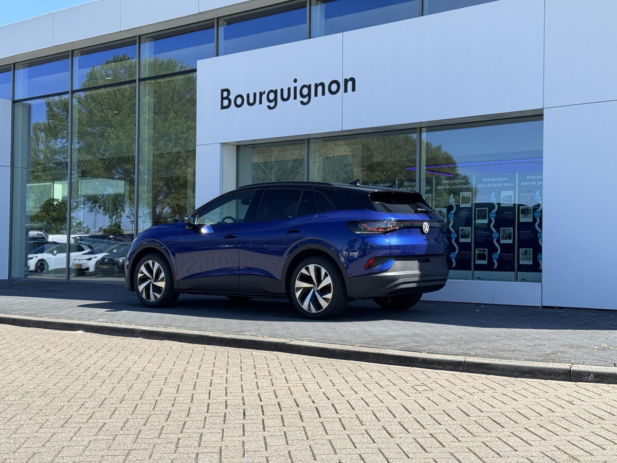 Volkswagen ID.4 Pro Limited Edition 77 kWh accu 286 pk | Trekhaak | 20" Velgen | Stoel & Stuurverwarming | Navigatie | Draadloze Telefoonlader | Camera |