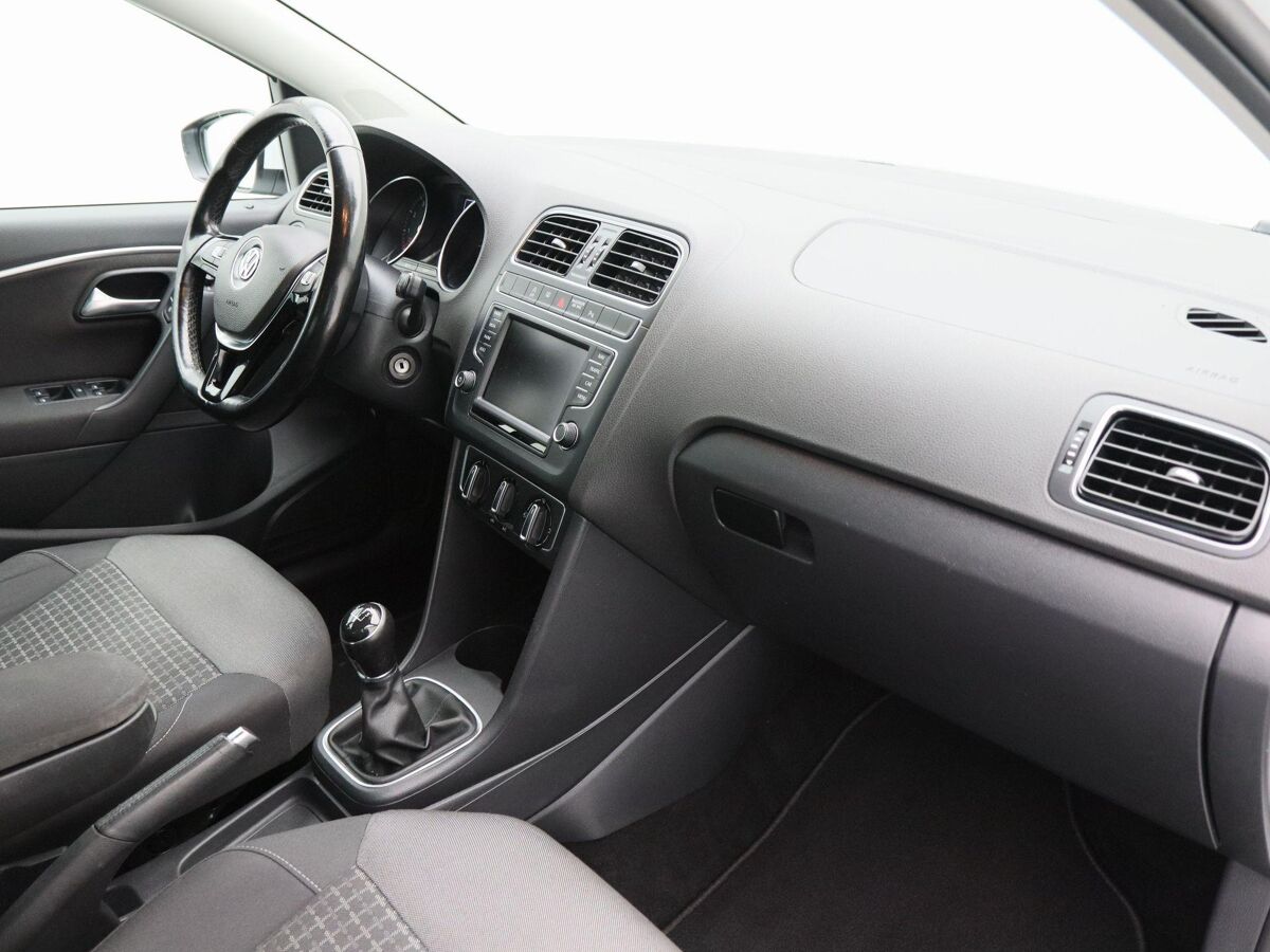 Volkswagen Polo 1.2 TSi 90 Pk R-Line | Airco | Cruise Control | Parkeersensoren | Navigatie | Carplay | Privacy Glass