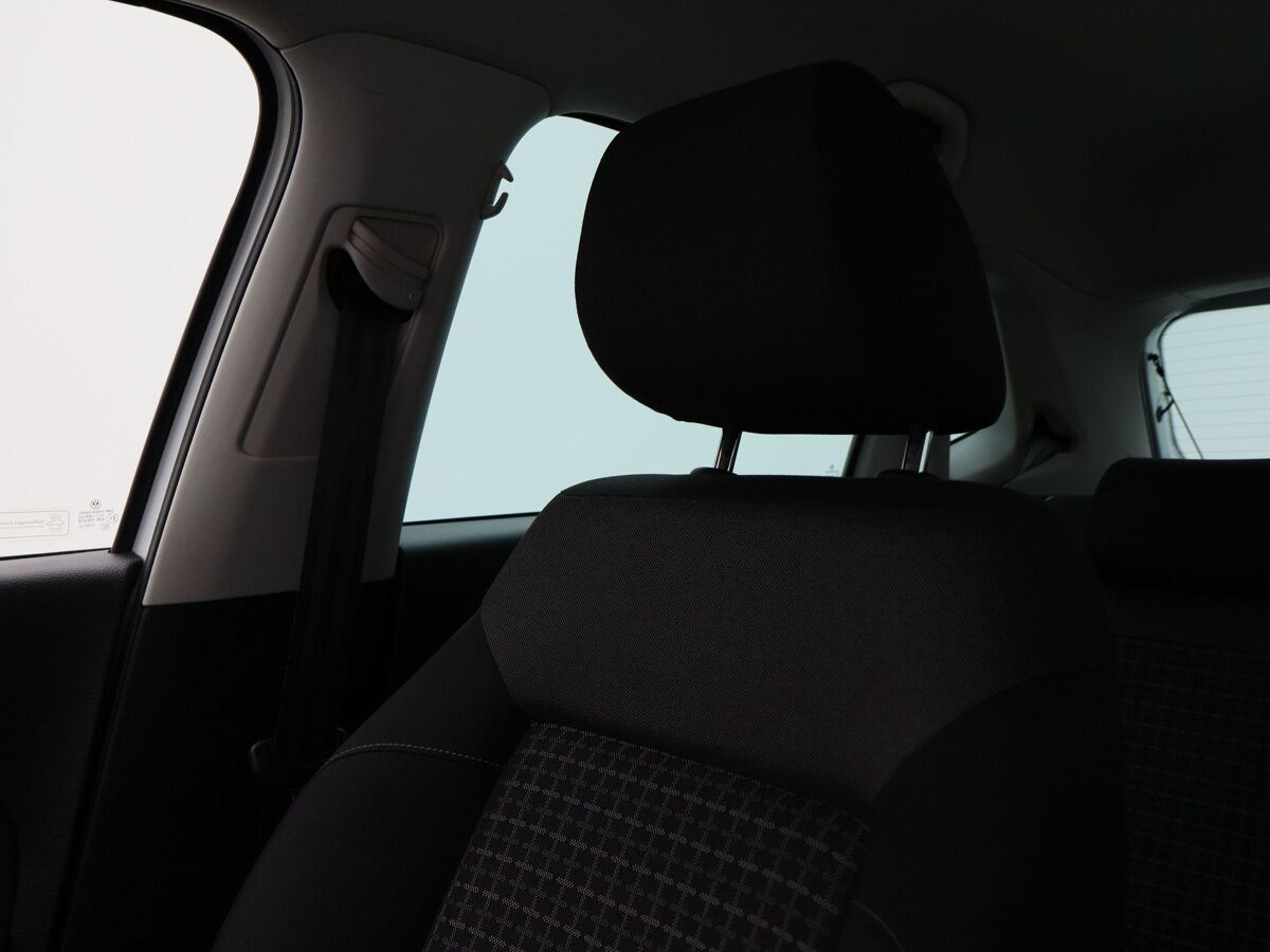 Volkswagen Polo 1.2 TSi 90 Pk R-Line | Airco | Cruise Control | Parkeersensoren | Navigatie | Carplay | Privacy Glass
