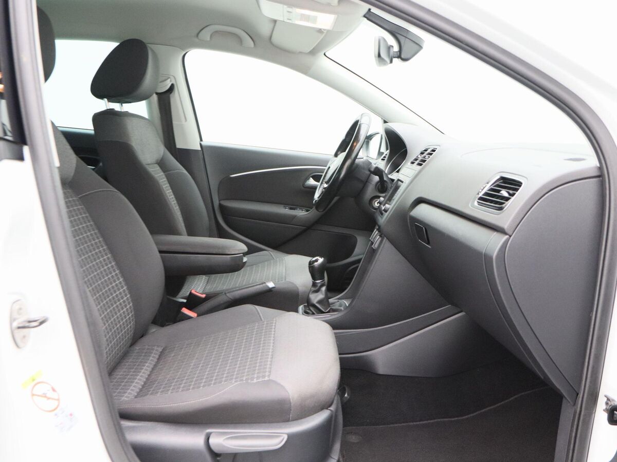 Volkswagen Polo 1.2 TSi 90 Pk R-Line | Airco | Cruise Control | Parkeersensoren | Navigatie | Carplay | Privacy Glass