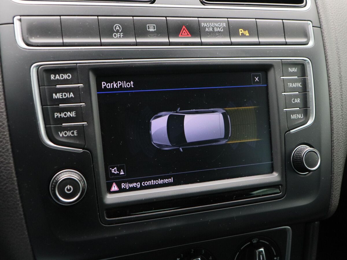 Volkswagen Polo 1.2 TSi 90 Pk R-Line | Airco | Cruise Control | Parkeersensoren | Navigatie | Carplay | Privacy Glass
