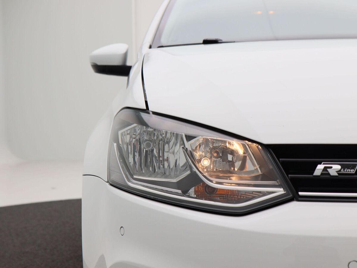 Volkswagen Polo 1.2 TSi 90 Pk R-Line | Airco | Cruise Control | Parkeersensoren | Navigatie | Carplay | Privacy Glass