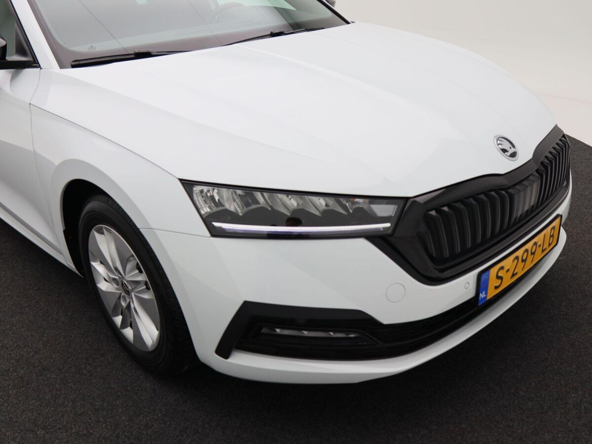 Škoda Octavia Combi 1.0 TSi 110 Pk Sport Business | Adaptive Cruise | Climate Control | Stoelverwarming | Parkeersensoren | Bluetooth | Navigatie | 60.816 Km!!