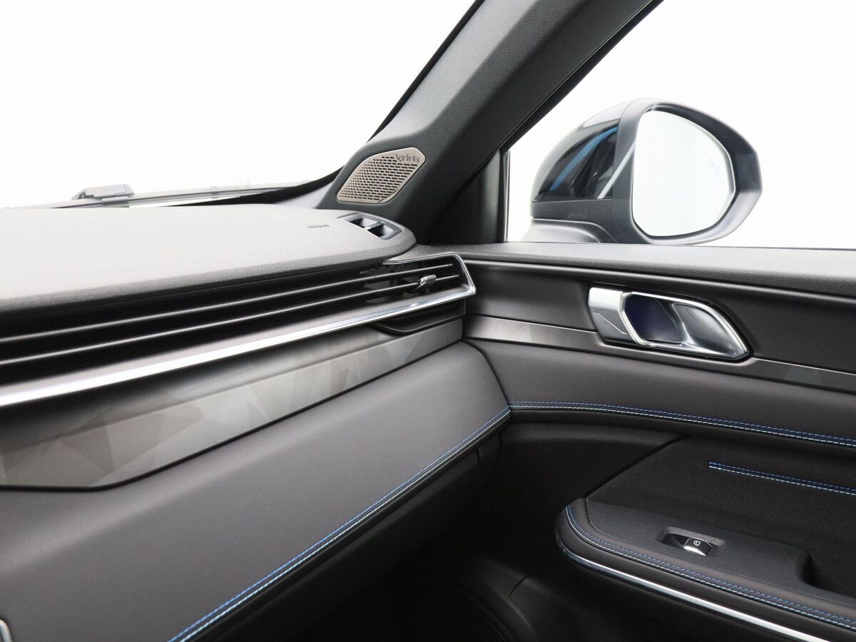 Lynk & Co 01 1.5 Phev 262 Pk Automaat | Full LED | Panoramadak | Zwarte Hemel | 360 Camera | 20 Inch | Stoelverwarming | 19.339 Km!!