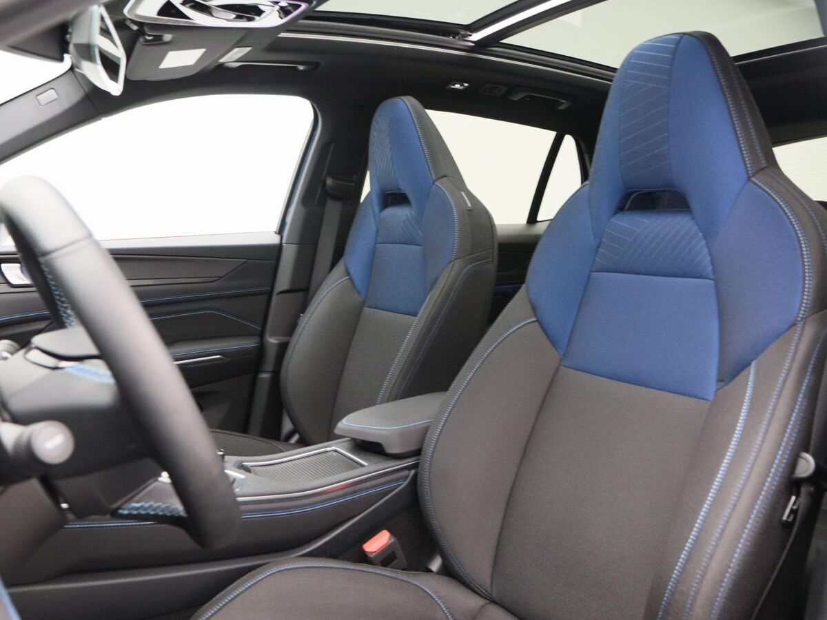 Lynk & Co 01 1.5 Phev 262 Pk Automaat | Full LED | Panoramadak | Zwarte Hemel | 360 Camera | 20 Inch | Stoelverwarming | 19.339 Km!!