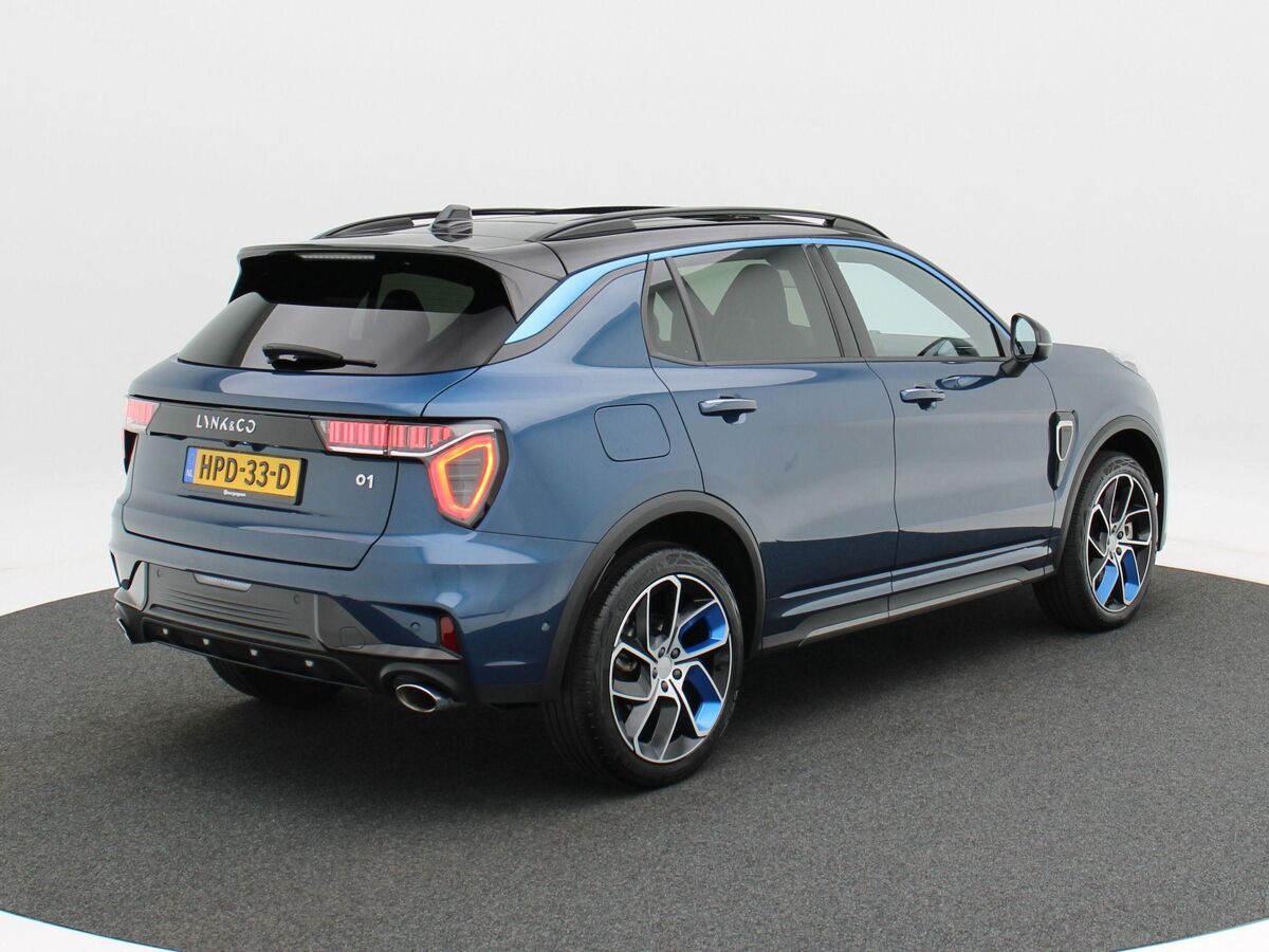 Lynk & Co 01 1.5 Phev 262 Pk Automaat | Full LED | Panoramadak | Zwarte Hemel | 360 Camera | 20 Inch | Stoelverwarming | 19.339 Km!!