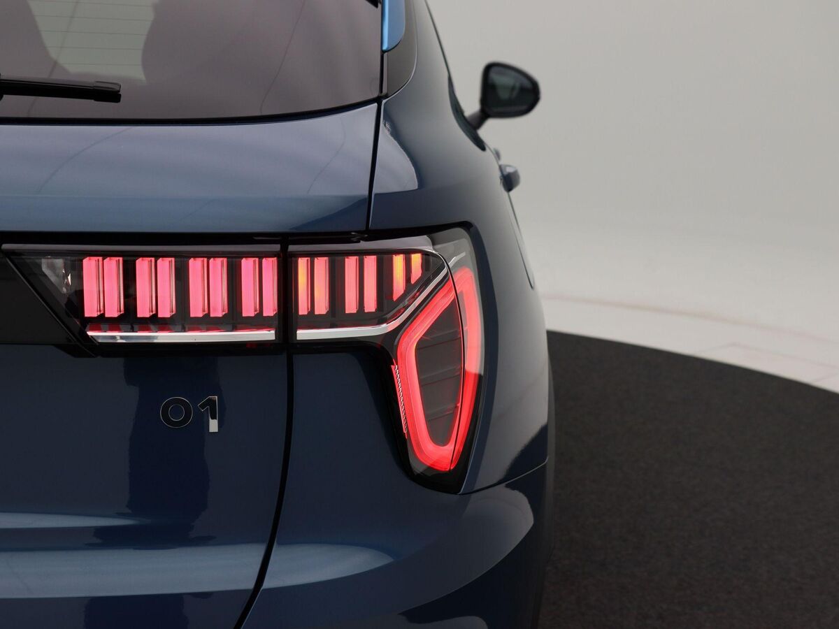 Lynk & Co 01 1.5 Phev 262 Pk Automaat | Full LED | Panoramadak | Zwarte Hemel | 360 Camera | 20 Inch | Stoelverwarming | 19.339 Km!!